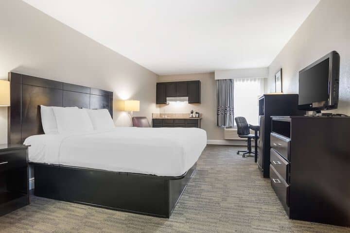 Room 5 of 27
