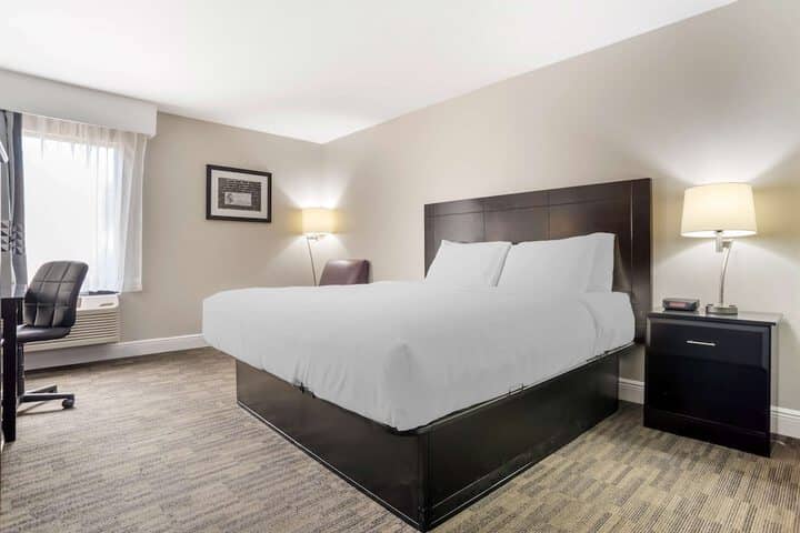 Room 12 of 27
