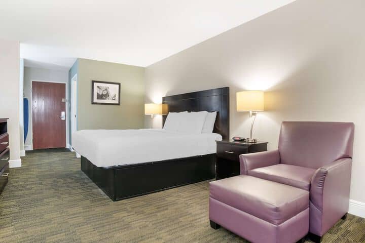Room 7 of 27