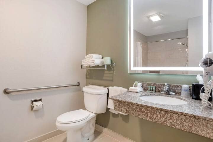 Room 14 of 27